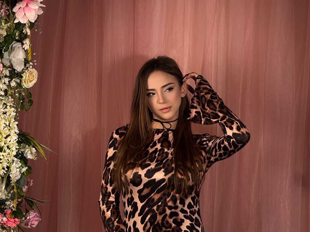 AlinaRouge live cam