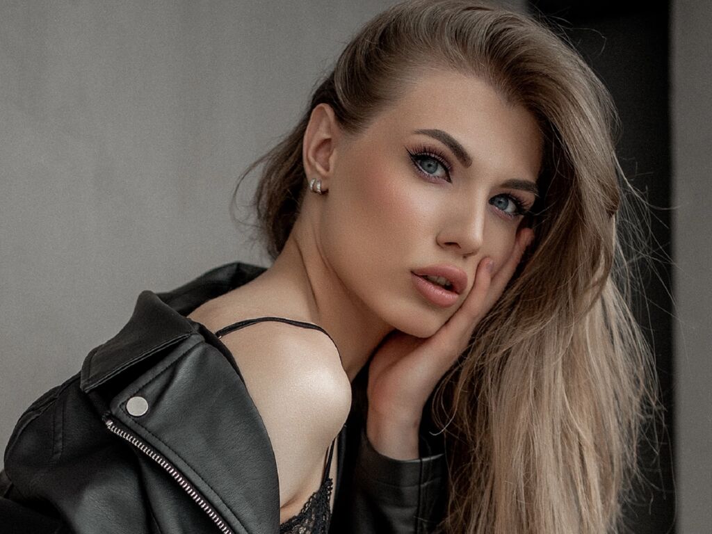 LolaBritton live cam