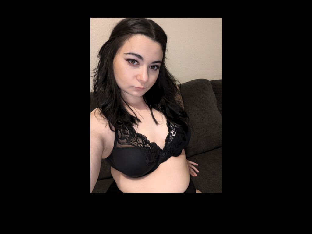 SashaMaroon live cam